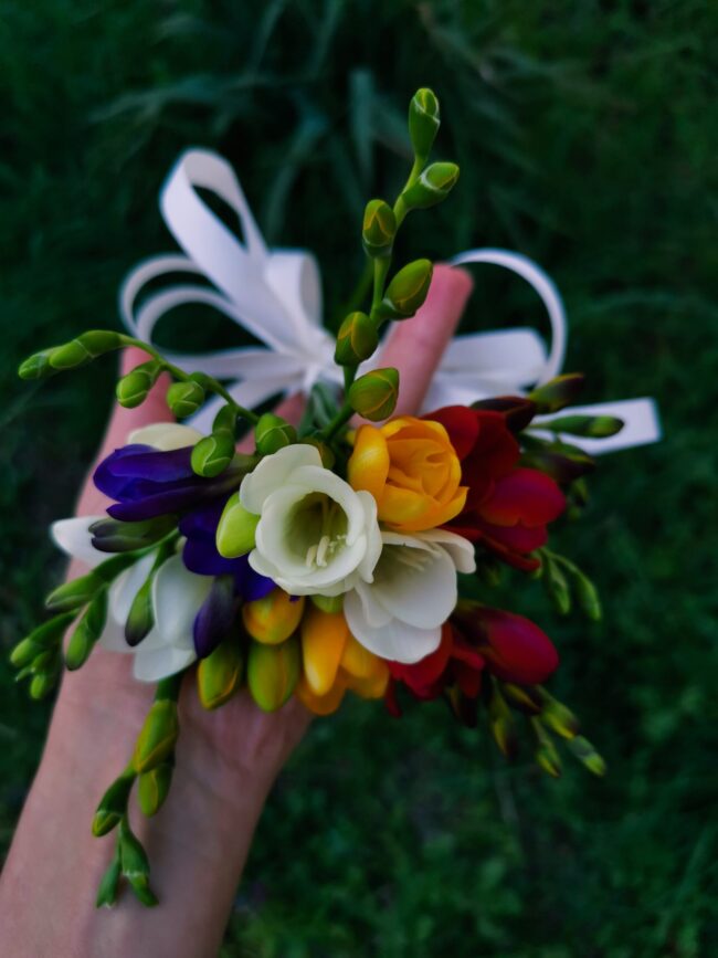 seasonal-wedding-flowers-freesia