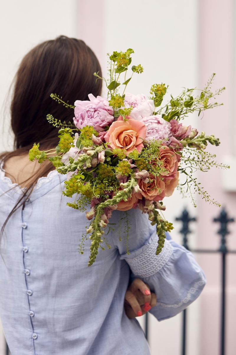 Couple Holding Bouquet The Flower Trends you Need to Know About for Your 2019 Wedding